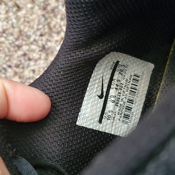 Nike Flywire shoes - Picture 3 of 4